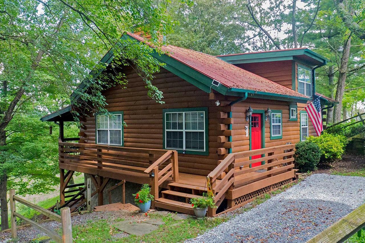 Serene Cabin In The Smokies With 2 Decks And Hot Tub! Waynesville Exterior photo