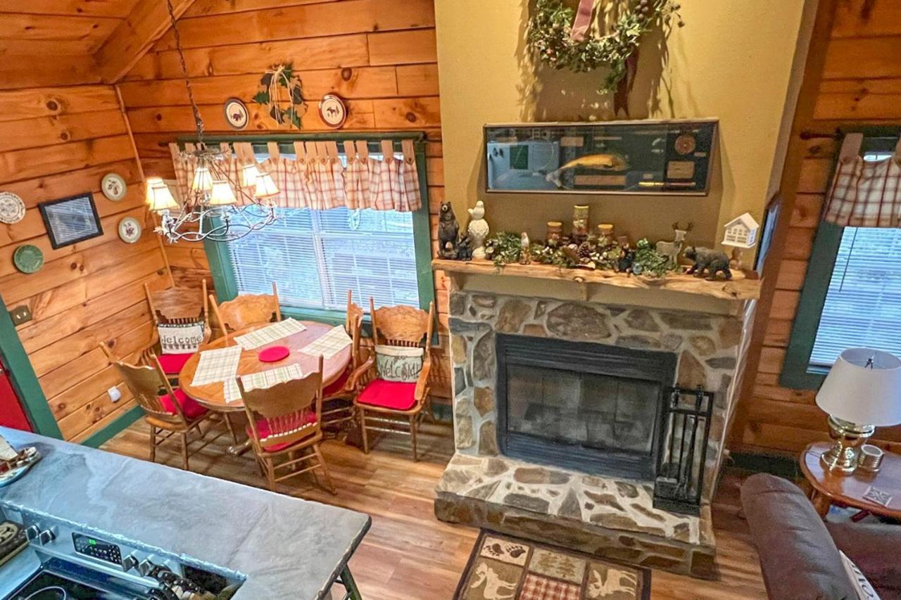 Serene Cabin In The Smokies With 2 Decks And Hot Tub! Waynesville Exterior photo