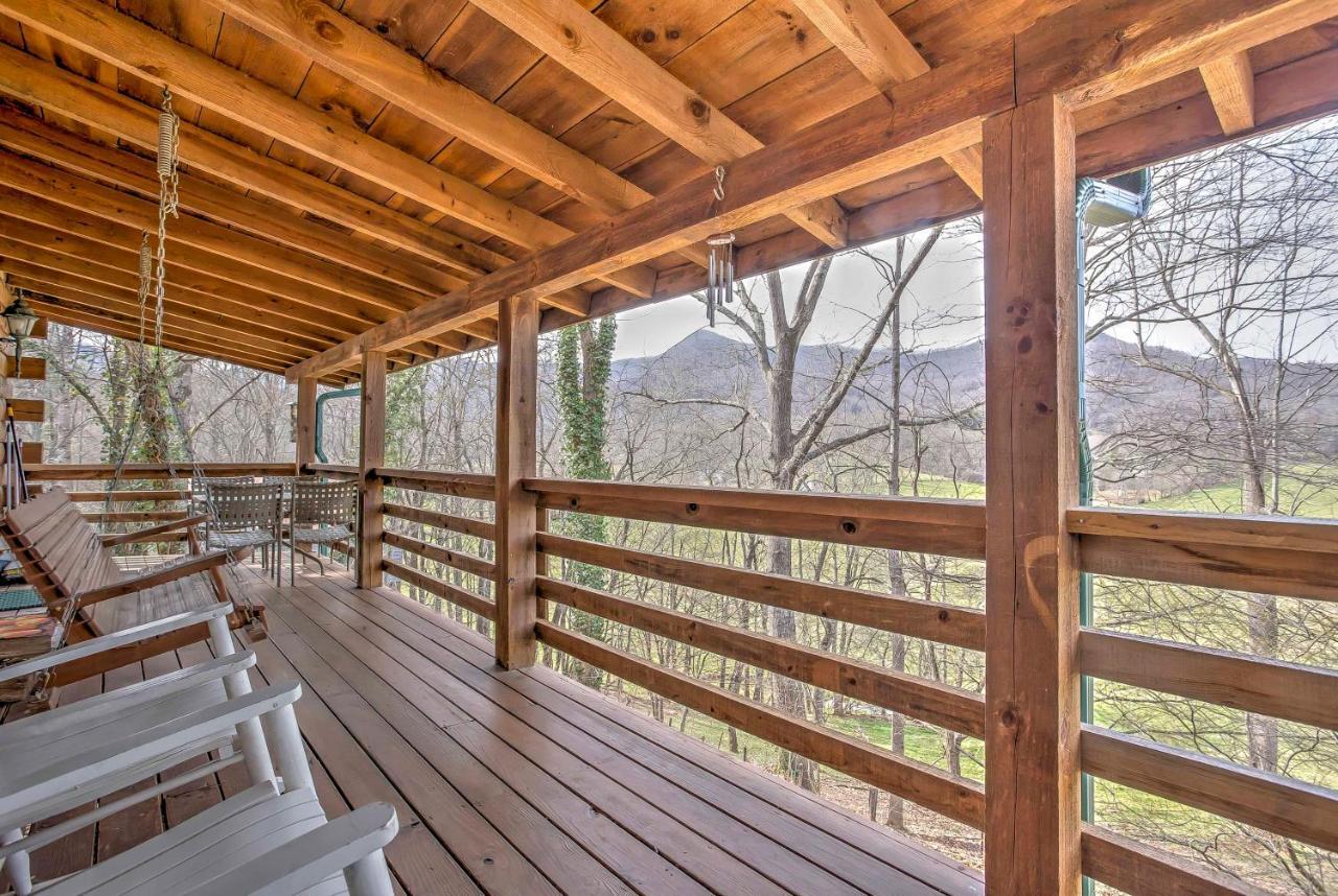 Serene Cabin In The Smokies With 2 Decks And Hot Tub! Waynesville Exterior photo