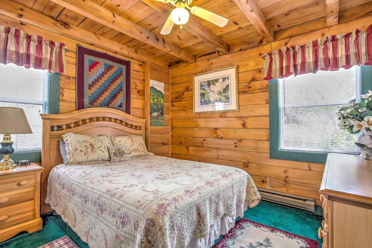 Serene Cabin In The Smokies With 2 Decks And Hot Tub! Waynesville Exterior photo
