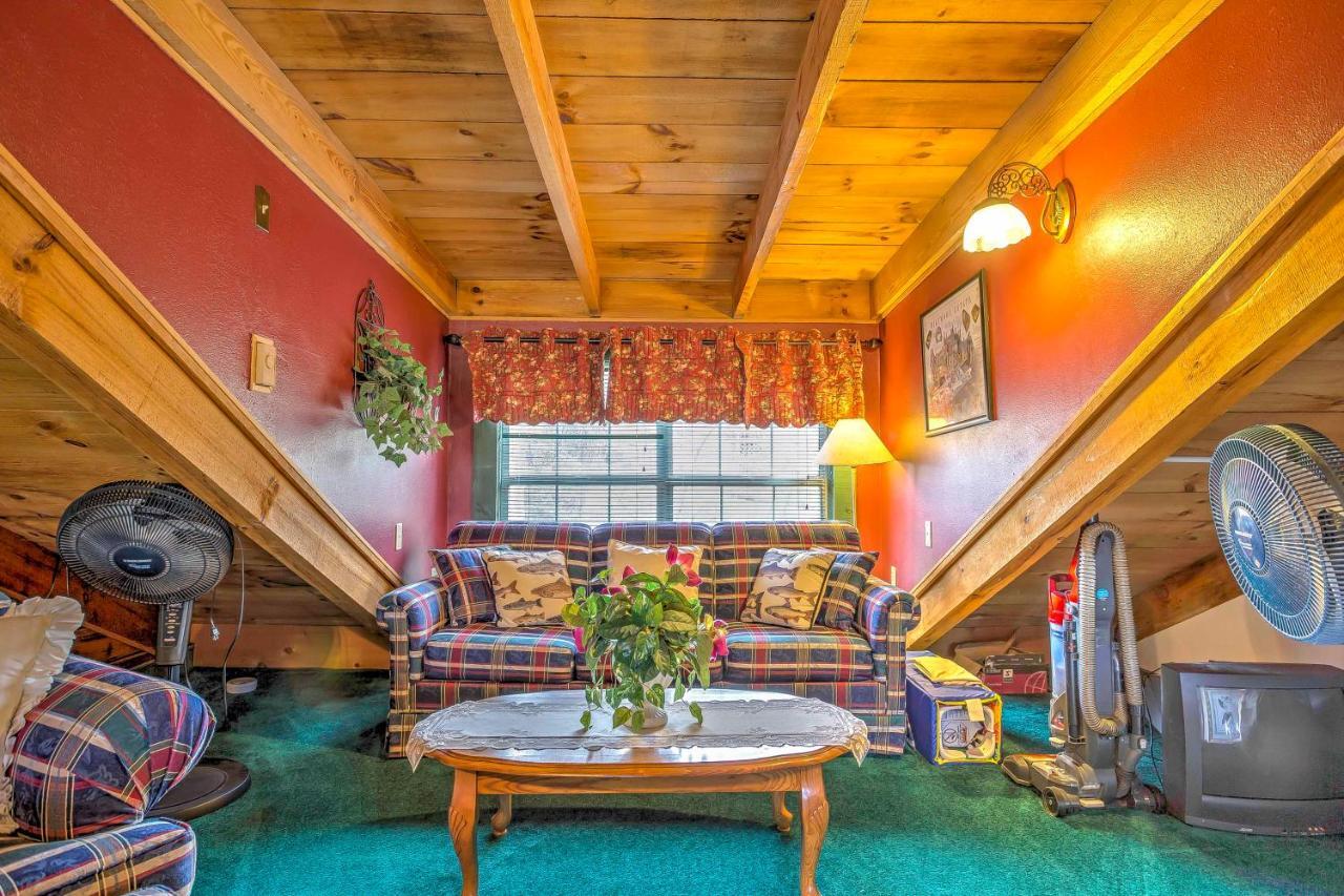 Serene Cabin In The Smokies With 2 Decks And Hot Tub! Waynesville Exterior photo