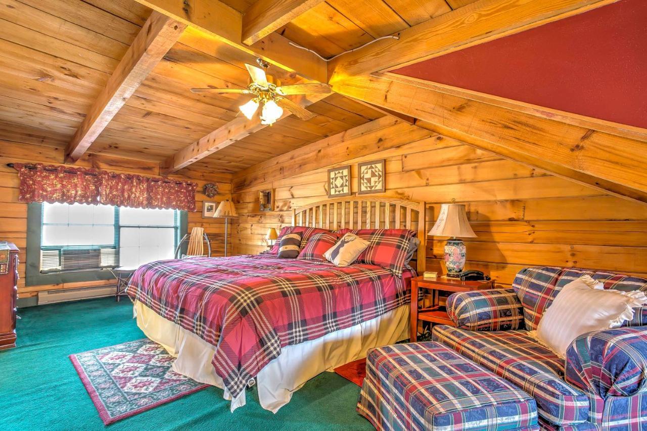 Serene Cabin In The Smokies With 2 Decks And Hot Tub! Waynesville Exterior photo
